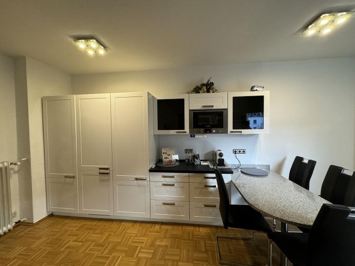 Außergewöhnliche 2,5-Zimmer-Wohnung nahe Uniklinikum – mit Einbauküche, Balkon & Sonnenterrasse – Foto 7