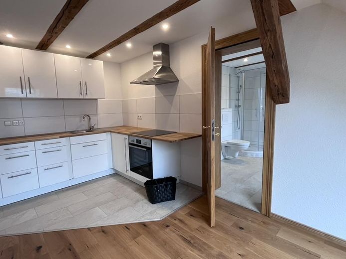 Schöne 1,5-Zimmer Wohnung in zentraler Lage – Wohnküche