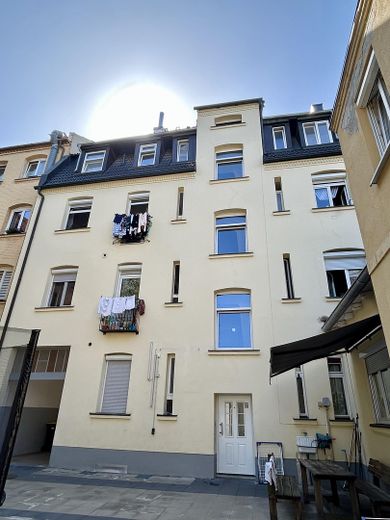 Provisionsfrei – Gepflegte 3-Zimmer Wohnung im Altbau MFH mit Top-Rendite – Rückansicht