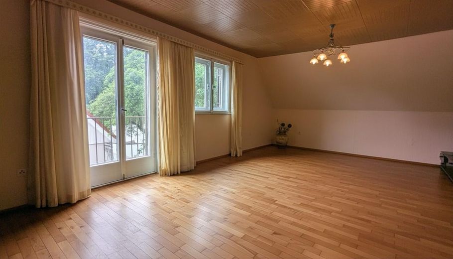 Raumwunder mit Potenzial: Ihr neues Zuhause im Herzen von Markt Schwaben – Wohnzimmer_OG