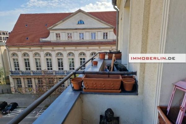 IMMOBERLIN.DE - पसंदीदा ग्लाइमकीज़ क्षेत्र में आकर्षक पुराने भवन का बालकनी वाला अपार्टमेंट