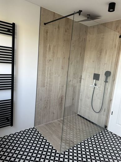 große Walk-In-Dusche