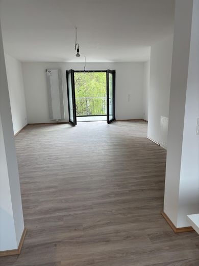 Moderne 2-Zimmerwohnung (85qm) Neubau – Wohnzimmer