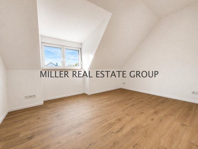 Exklusive Neubau-Dachgeschosswohnung in Ingolstadt-Unterhaunstadt - ca. 116 m², Erstbezug, KfW 55 &amp; zwei separat nutzbare Wohnbereiche! – Schlafzimmer