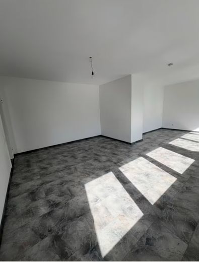 Schöne 96 m² Wohnung in ruhiger und zentraler Lage in Duisburg Rheinhausen – Wohnzimmer