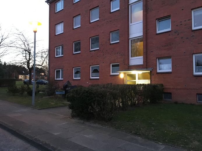 3 Zimmerwohnung im Erdgeschoss mit Balkon 73m2 – Aussenansicht
