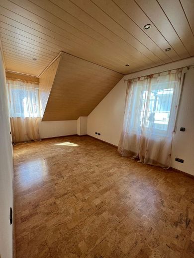 Traumhaftes Haus sucht liebevolle Familie mit Kindern – 1. Schlafzimmer OG