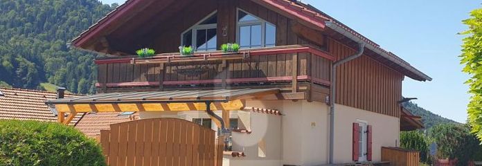 TRAUMLAGE MIT BESTEM BERGBLICK