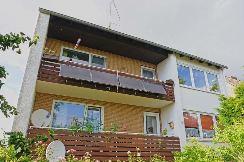 Hausansicht vorne / Garten 