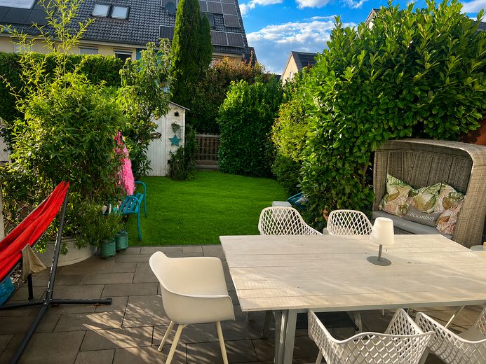 Casa adosada familiar con jardín en ubicación muy solicitada de Pulheim – Terrasse