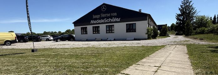680 м² комерційних відкритих майданчиків, гараж, офісний контейнер, наприклад, майданчик для торгівлі автомобілями – In 1A Geschäftslage im