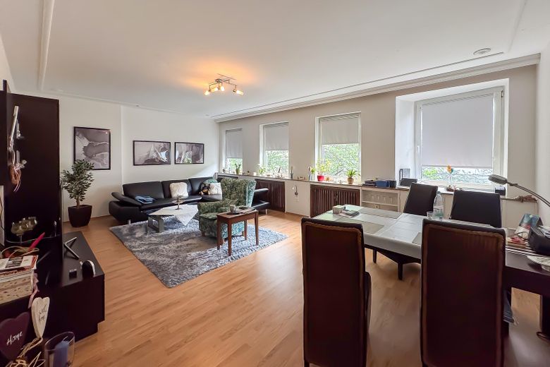 3 ODA – TERAS – ŞEHİR MERKEZİ – EN İYİ KONUM – ops. OTOPARK YERİ – Wohnzimmer