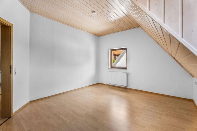 Helle 3-Zi.-Maisonette mit Empore, Balkon & Einbauküche in Schönebürg – Zdjęcie 6