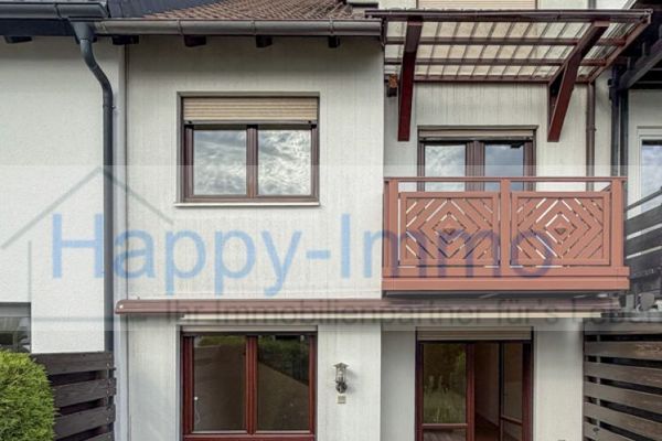 Casa a schiera in posizione tranquilla a Kirchheim / 2 garage / libera da subito