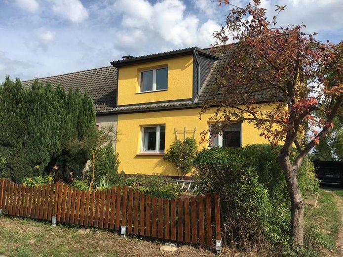 Vermietetes Reihenendhaus | *provisionsfrei* | 800m zur Ostsee | Niendorf/Hohenkirchen – Ansicht von der Straße