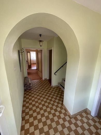 Freistehendes Einfamilienhaus mit großem Grundstück und viel Potenzial in Kühbach – Flur EG