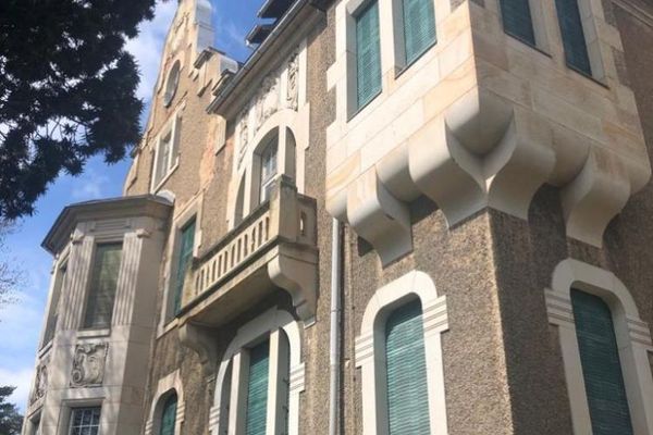 N. immobile: 14325 - Splendida villa monumento culturale con numerosi ornamenti storici su terreno simile a un parco a Plauen