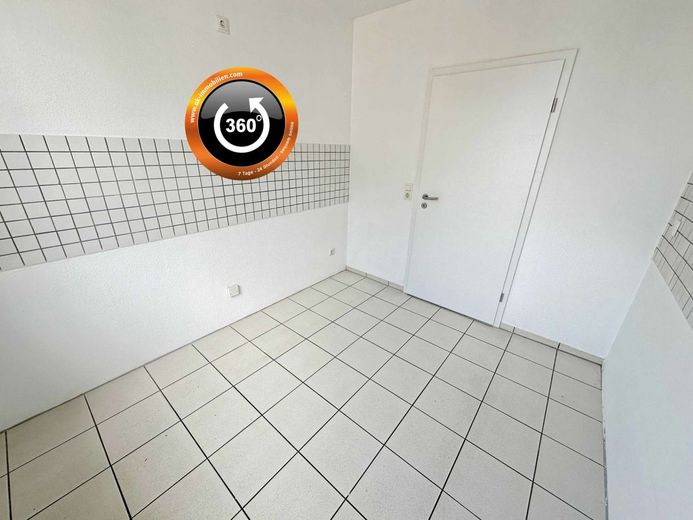 Hell. Großzügig. Sofort einziehen. 2,5-Zi mit geschütztem Balkon – Kochen