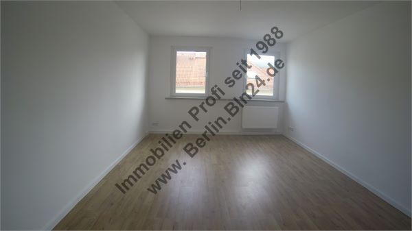 Mietwohnung - 2 Bäder -- 3 Zimmer Dachgeschoß Bezug nach Vollsanierung – G0015165