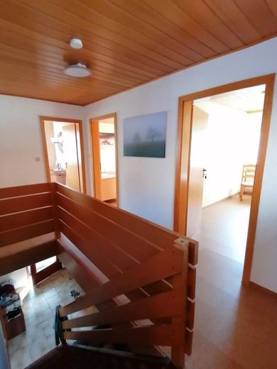PROVISIONSFREI Großzügiges Einfamilienhaus mit Scheune und Garage in ruhiger Lage von Fladungen / Rhön – IMG_20220422_090355