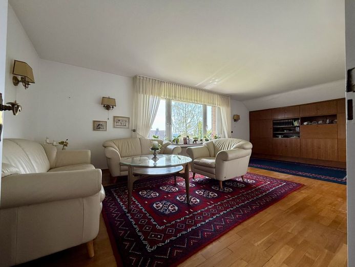 Fröndenberg: Freistehendes Wohnhaus in Top-Lage - Exklusives Familienparadies in ruhiger Sackgasse! – Erdgeschoss: Wohnzimmer