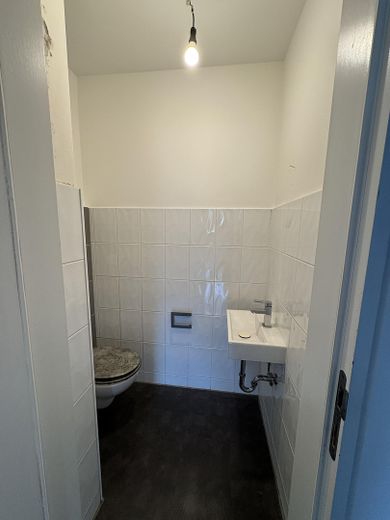 4ZKB - komfort w centralnej lokalizacji z przestronnym tarasem / loggią – Gäste-WC