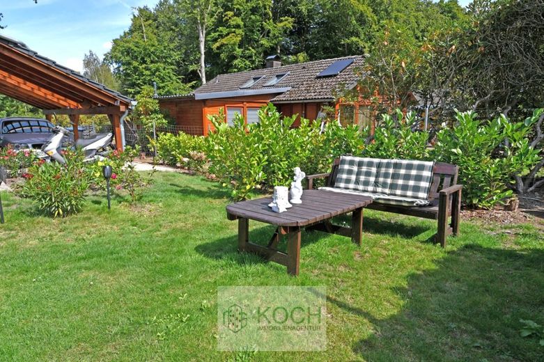 Wohn-/ Ferienhaus in absolut ruhiger Lage – Sitzplatz