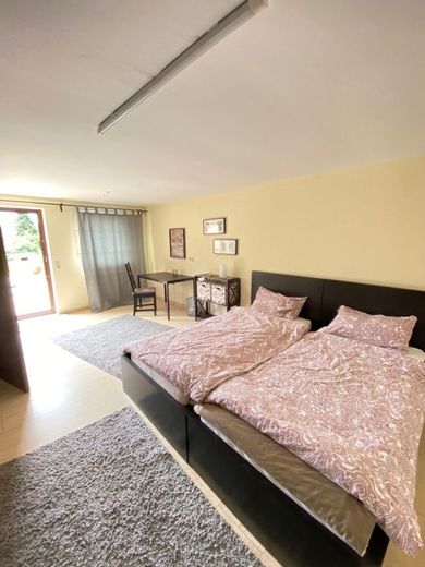 Luxuriöses saniertes 4-FH + Büro in zentraler Lage nahe Saarlouis – Schlafzimmer UG