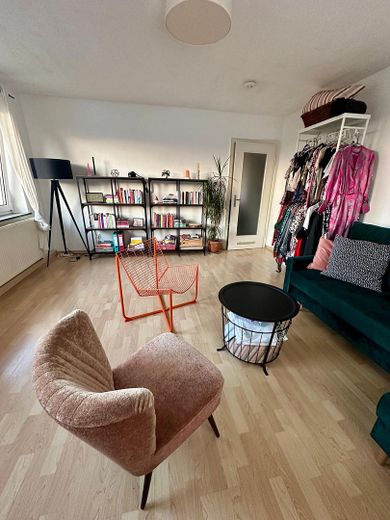 PROVISIONSFREI: Helle 1-Zimmer-Wohnung mit Panoramablick & Loggia in Stuttgart-Ost – Zdjęcie 4