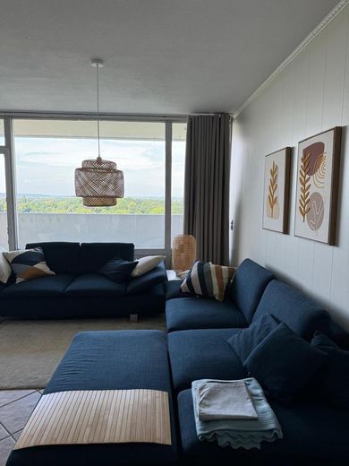 Möblierte 1-Zimmer-Wohnung im 10. Stock mit herrlicher Aussicht – Foto 15