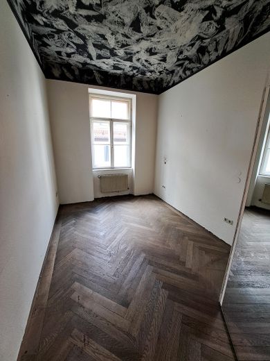 bisheriges Schlafzimmer klein
