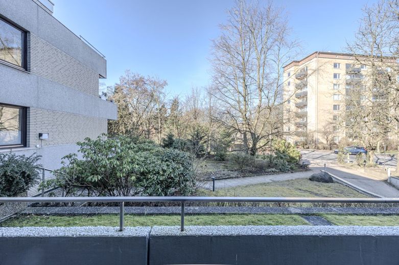 Attraktives Rahlstedt: Balkon miot 2-Zimmer Wohnung mit Tiefgaragenplatz kutzfristig verfügbar. – Balkon