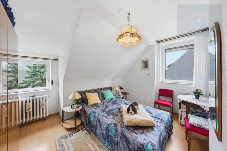 Charmantes Einfamilienhaus und Gartenhaus auf großem Grundstück – Gästezimmer