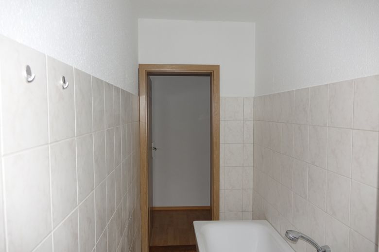 słoneczne mieszkanie 2-pokojowe z kuchnią w zabudowie – Bad/WC
