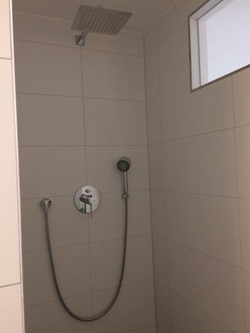 Wohnen im Schloss Mering – Dusche