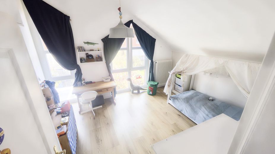 Family Happiness in the Countryside – zweites Kinderzimmer I