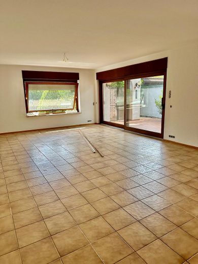 Large ground-floor apartment in Ettlingen Bruchhausen – Foto 3