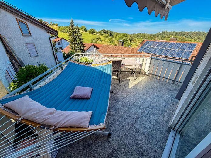EFH mit Einlieger, Doppelgarage, Werkstatt, unverbaubarer Aussicht, Toplage u. Provisionsfrei – Balkon EG