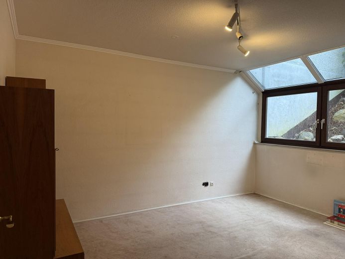 Großzügiges Reihenmittelhaus mit 222m² in Muffendorf, Einliegerwohnung und sonnigem Atriumgarten – Kinderzimmer 1 EG