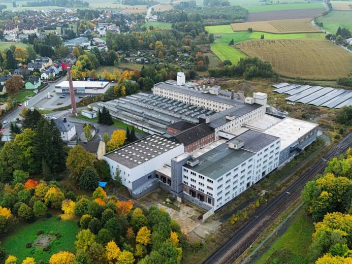 Großzügige Lager- & Produktionsfläche für vielfältige Nutzung (ca. 8.900 m²) - Lastenaufzug - LKW-Zufahrt - verkehrsgünstige Lage – Foto 1