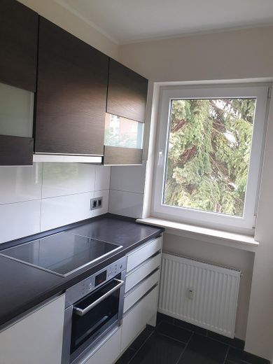 Charmantes 1-Zimmer-Apartment in zentraler Lage von Bad Vilbel – Einbauküche