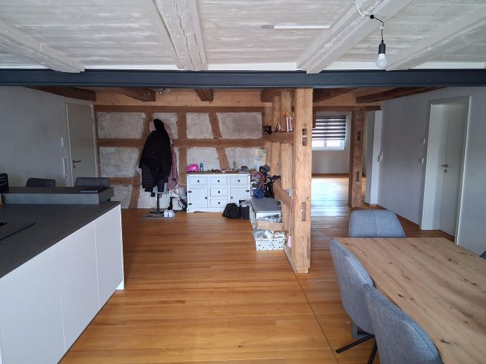 Kernsanierte Fachwerkwohnung mit Aufzug – Wohnen an der historischen Stadtmauer in Bräunlingen – Foto 2