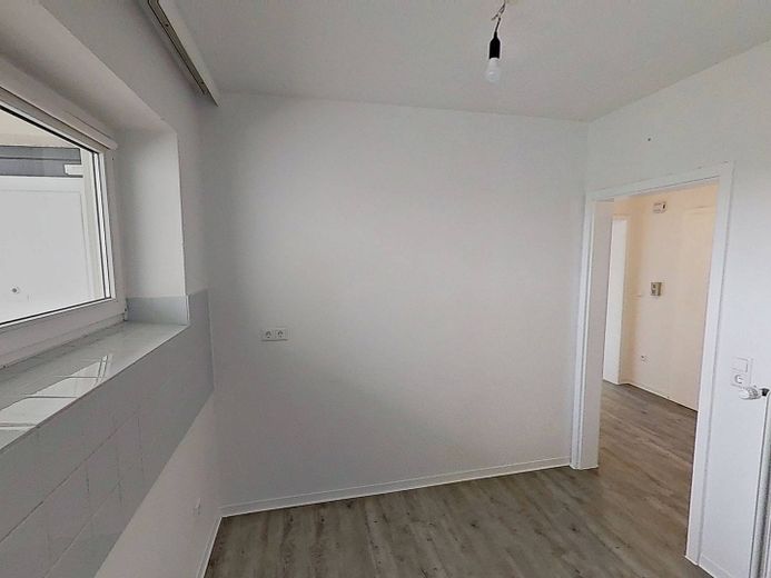 Schön geschnittene 2-Zimmer-Wohnung mit großem BALKON – Ansicht II: Küche