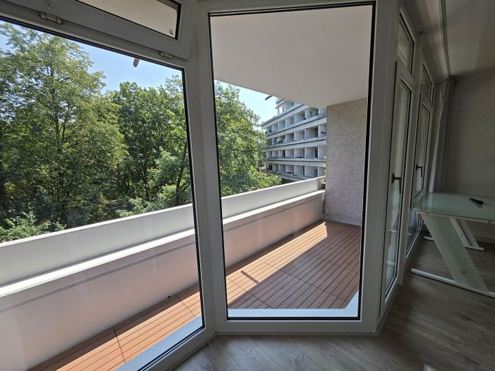 Schöner Wohnen, provisionsfreie/möblierte 1,5 Z-Whg.,2.OG, Lift, TG, 10 Min. U3, 5 % Rendite möglich – Tageslicht