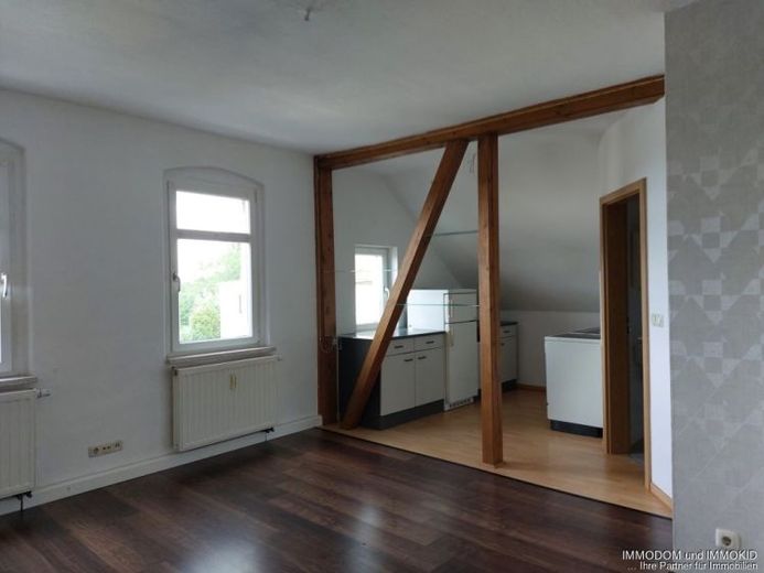 ¡Ático de 2 habitaciones en Friedrichsgrün con cocina empotrada y laminado! – Foto 1