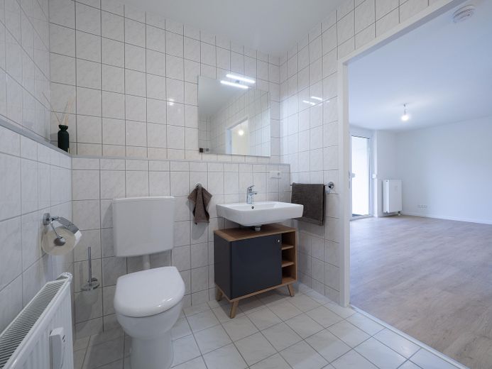 Helle 1,5-Zimmer-Wohnung in der Seniorenwohnanlage Papiergässle im Herzen von Waldkirch – Badezimmer