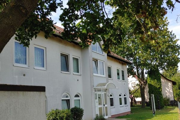 Aantrekkelijk verhuurd appartementencomplex aan de zonnige rand van Erfurt-Alach
