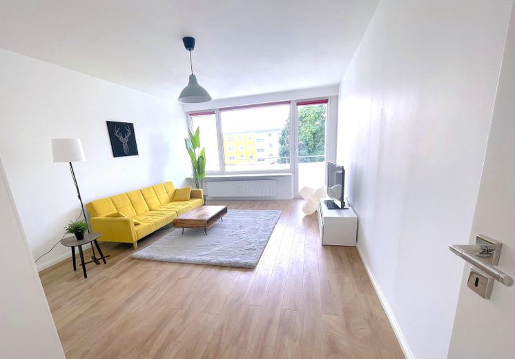 1a Kapitalanlage! Komplett sanierte und möblierte 3 Zimmer Wohnung – WZ