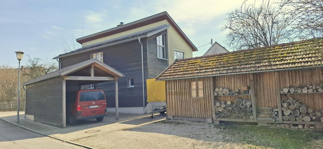 Arrivare. Respirare. Sentirsi a casa. Casa d'architetto in costruzione ecologica in legno – Ansicht Nord-West