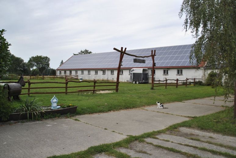 Marlow-OT, Reitanlage + Blockhütten in Ostseenähe – Foto 2